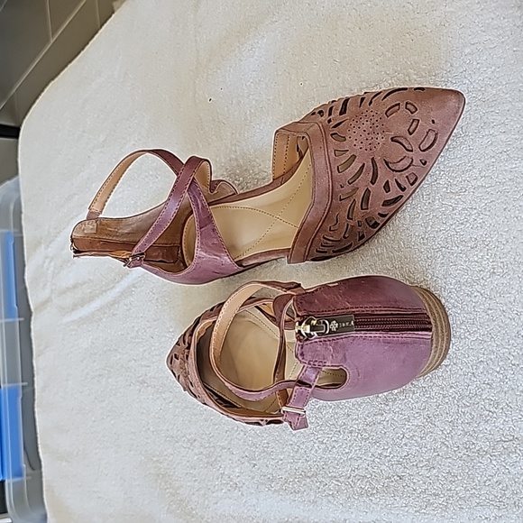 Isola Shoes Isola Shoes Poshmark